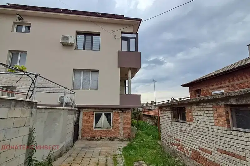 Floor of House in Oblast Plovdiv, Sopot