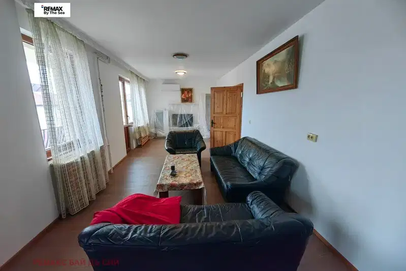 Floor of House in Varna, Briz