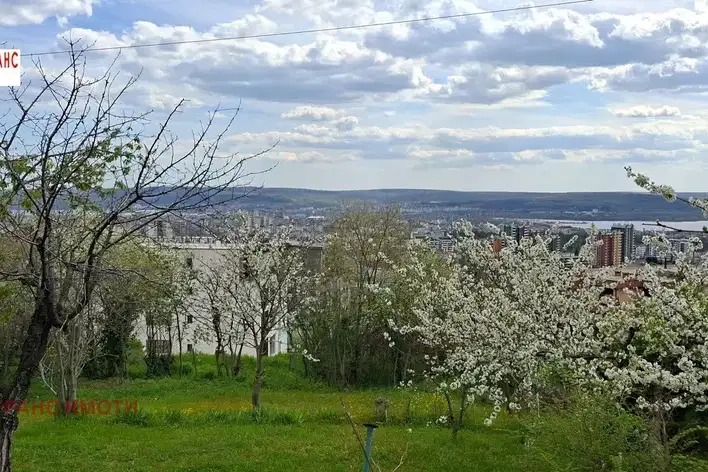 Етаж от къща във Варна, м-т Пчелина