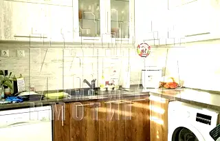 Етаж от къща във Варна, Виница