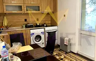 Етаж от къща във Варна, Виница