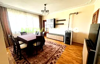Етаж от къща във Варна, Виница