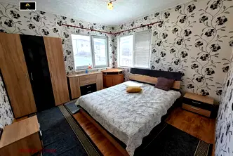 Етаж от къща в Пазарджик, Велин