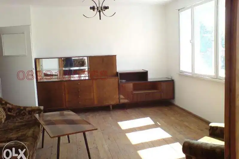 Floor of House in Pazardjik, Velin
