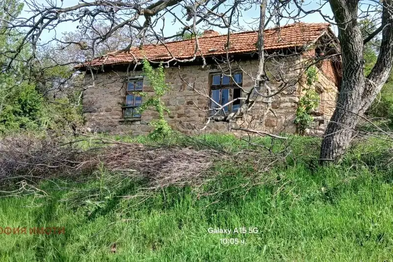 Къща в София, Гара Бов