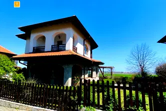 Къща в Бургас, Ахелой