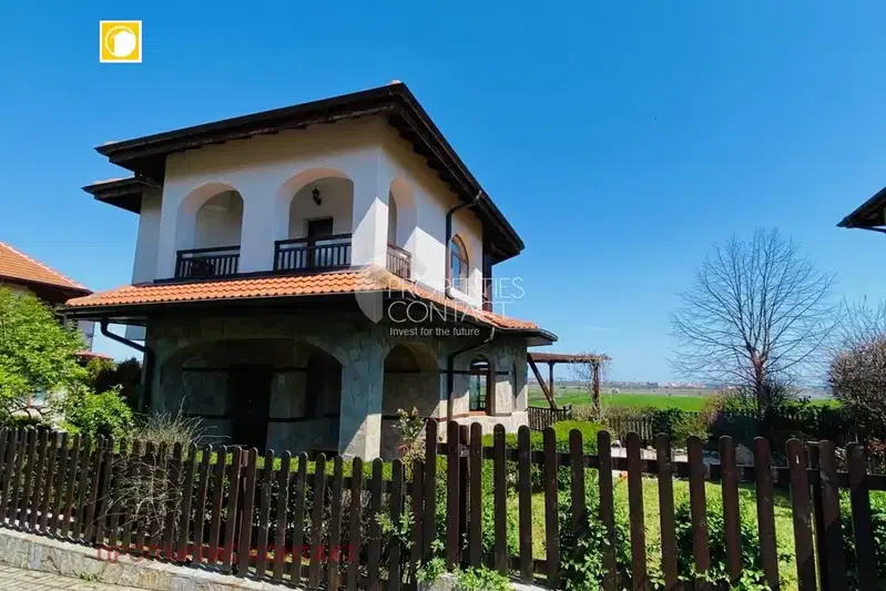 Къща в Бургас, Ахелой