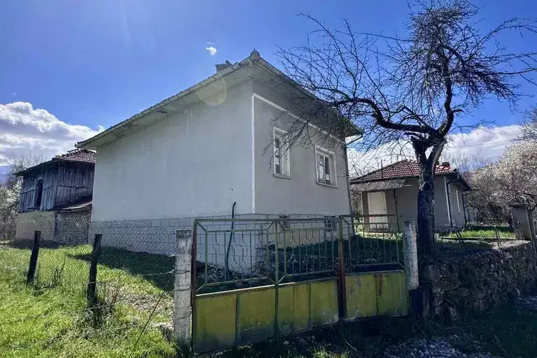 House in Lovech, Aprilci