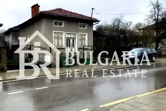 Къща в Ловеч, Априлци