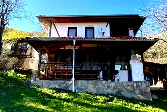 Къща в Ловеч, Априлци