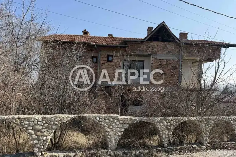Къща в Банкя