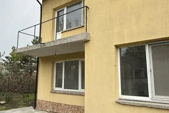 Къща в Банкя