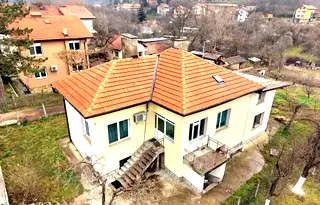 Къща в Банкя