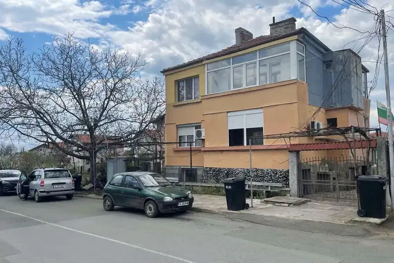 Къща в Бургас, Банево