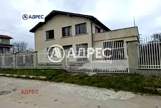 Къща във Варна, Бяла