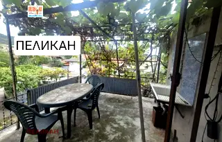 Къща във Велико Търново, Дебелец