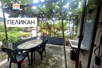 Къща във Велико Търново, Дебелец