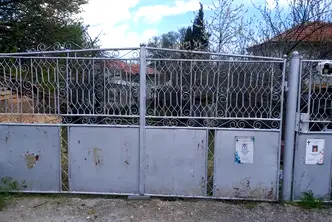 Къща във Варна, Девня