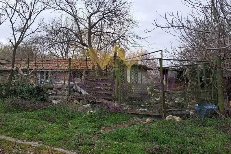 Къща във Варна, Девня