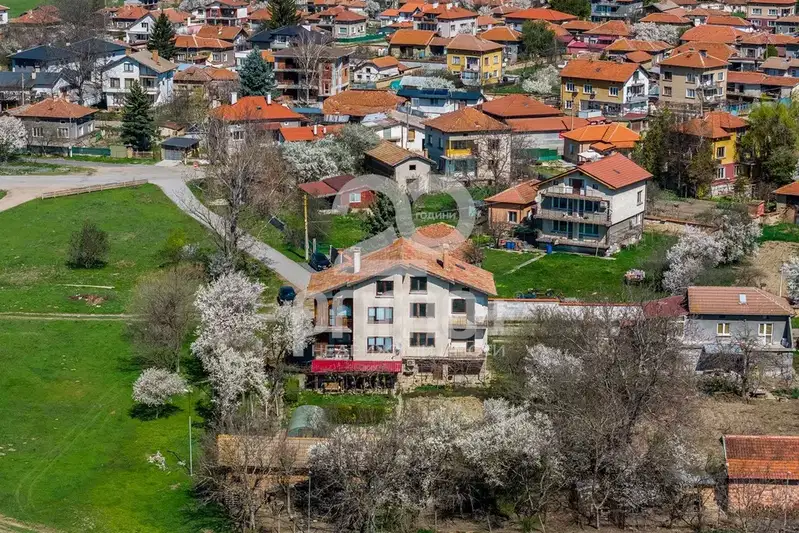 House in област София, Elin Pelin