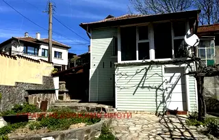 Къща в Габрово, Център