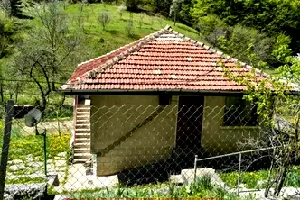 Къща в Габрово, Ябълка