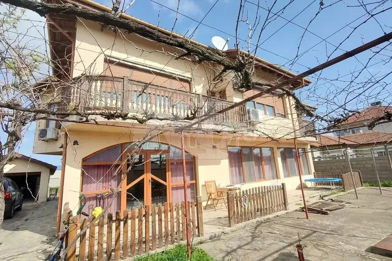 House in Oblast Dobrich, General Toshevo