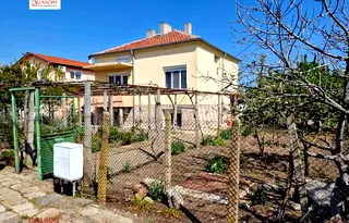 Къща в Бургас, Камено