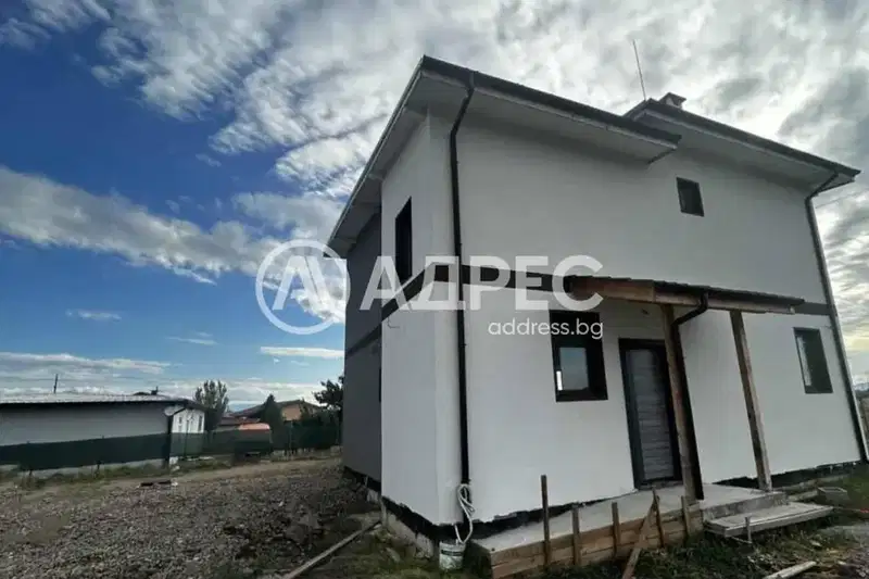 House in област София, Kostinbrod