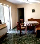 Къща в Ловеч, Младост