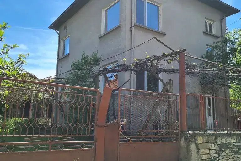House in Lovech, Lukovit