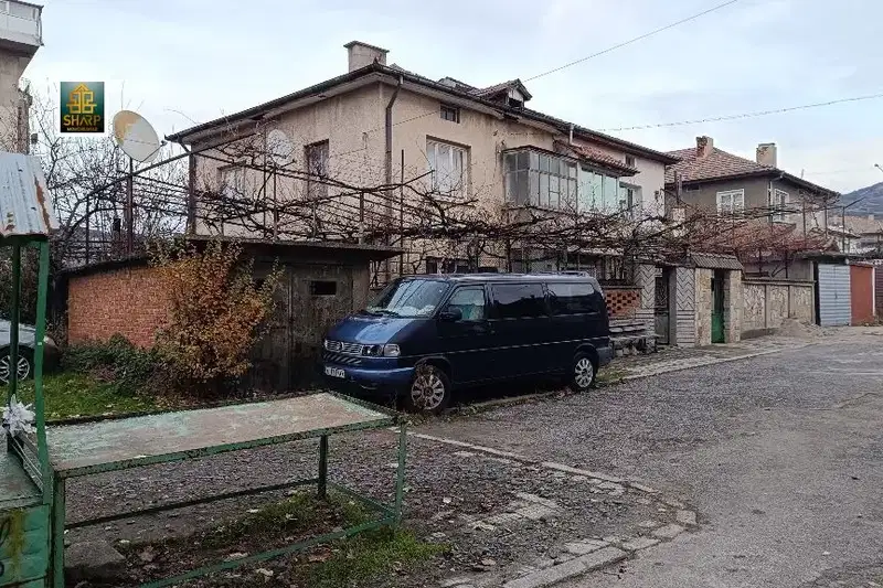 Къща в Кърджали, Момчил