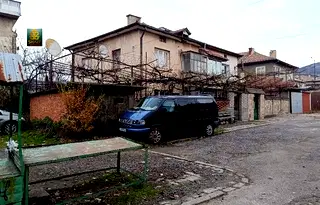 Къща в Кърджали, Момчил