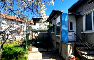Къща в Нови Искър