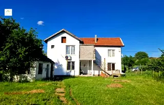 Къща в Нови Искър