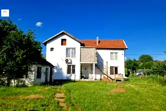 Къща в Нови Искър