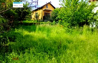 Къща в Перник, Център