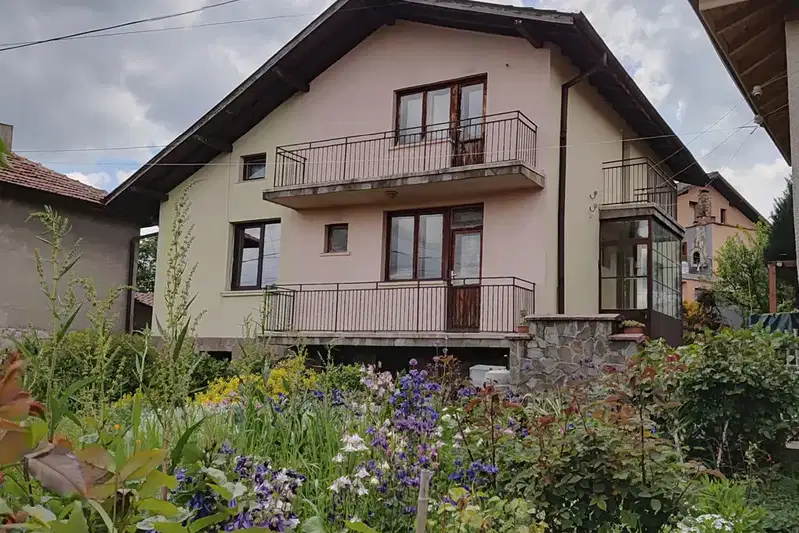 House in Pernik, Kalkas