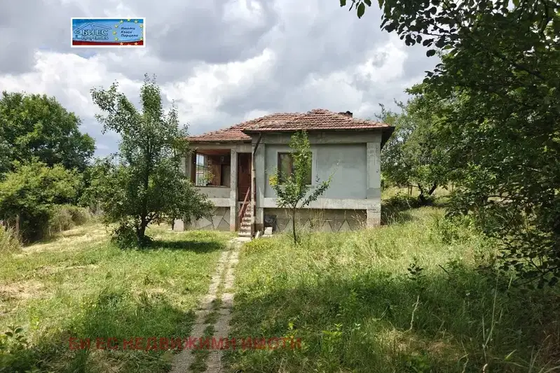 Къща в Перник, Кристал