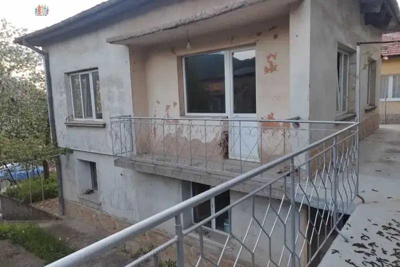 House in Pernik, Ralica