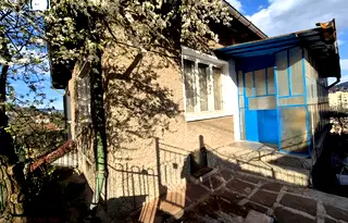 Къща в Перник, Варош