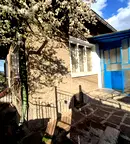 Къща в Перник, Варош