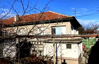 Къща в Пловдив, Перущица