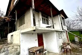 Къща в Пловдив, Перущица