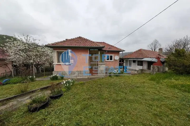 House in Oblast Gabrovo, Plachkovci