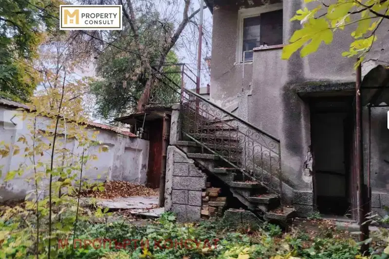 House in Pleven, Idealen Centyr