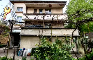 Къща в Плевен, Широк център
