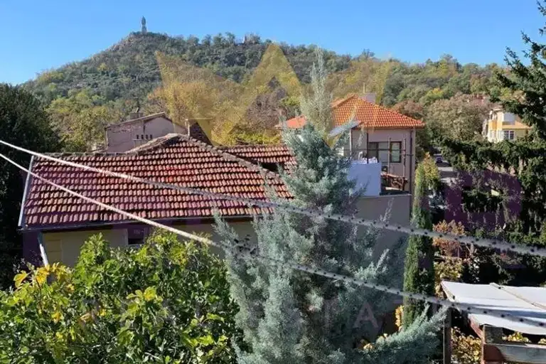 House in Plovdiv, Centyr