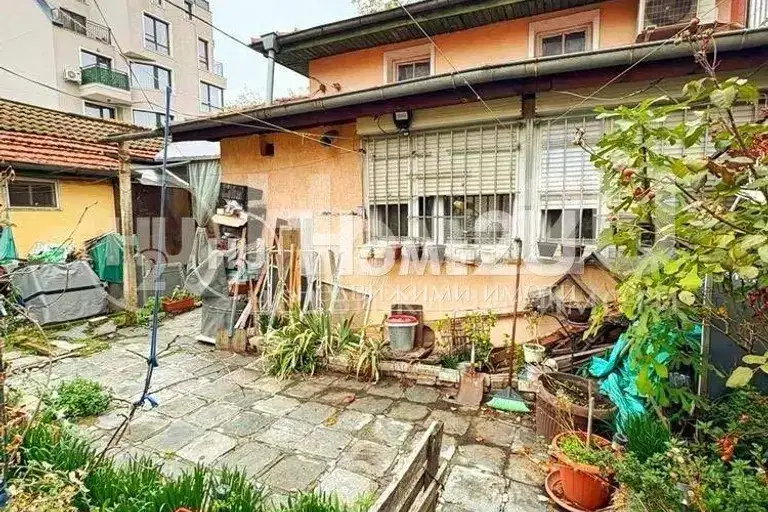 House in Plovdiv, Centyr