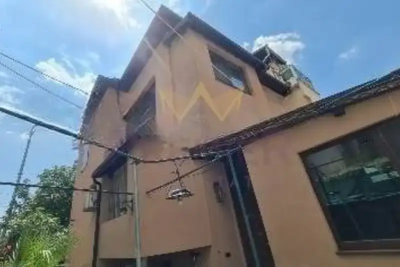 Къща в Пловдив, Център